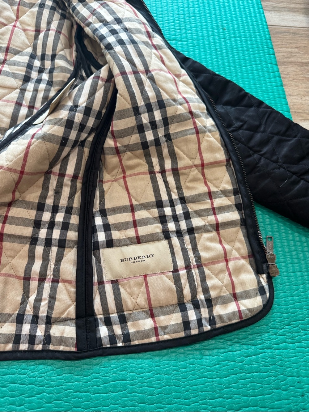 Burberry Beige and Black Check Quilted Jacket - Picture 7 of 8